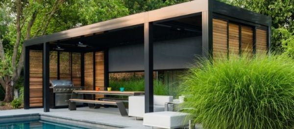 Découvrez la différence entre une pergola Renson® et une pergola classique